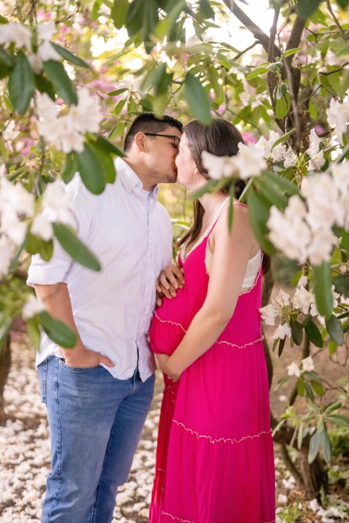Husband and wife maternity photos