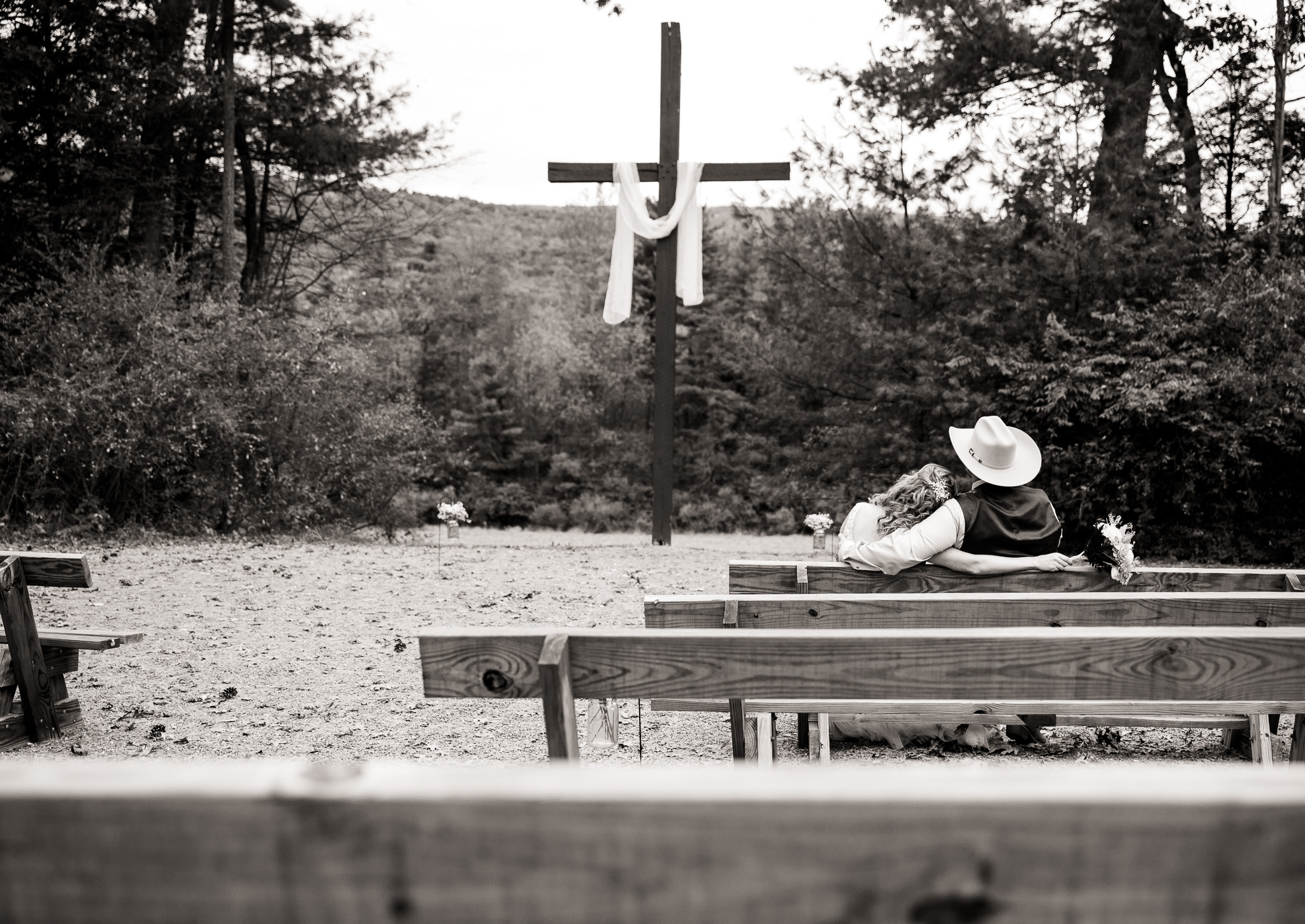 black and white photo of bride and groom in Mifflinburg